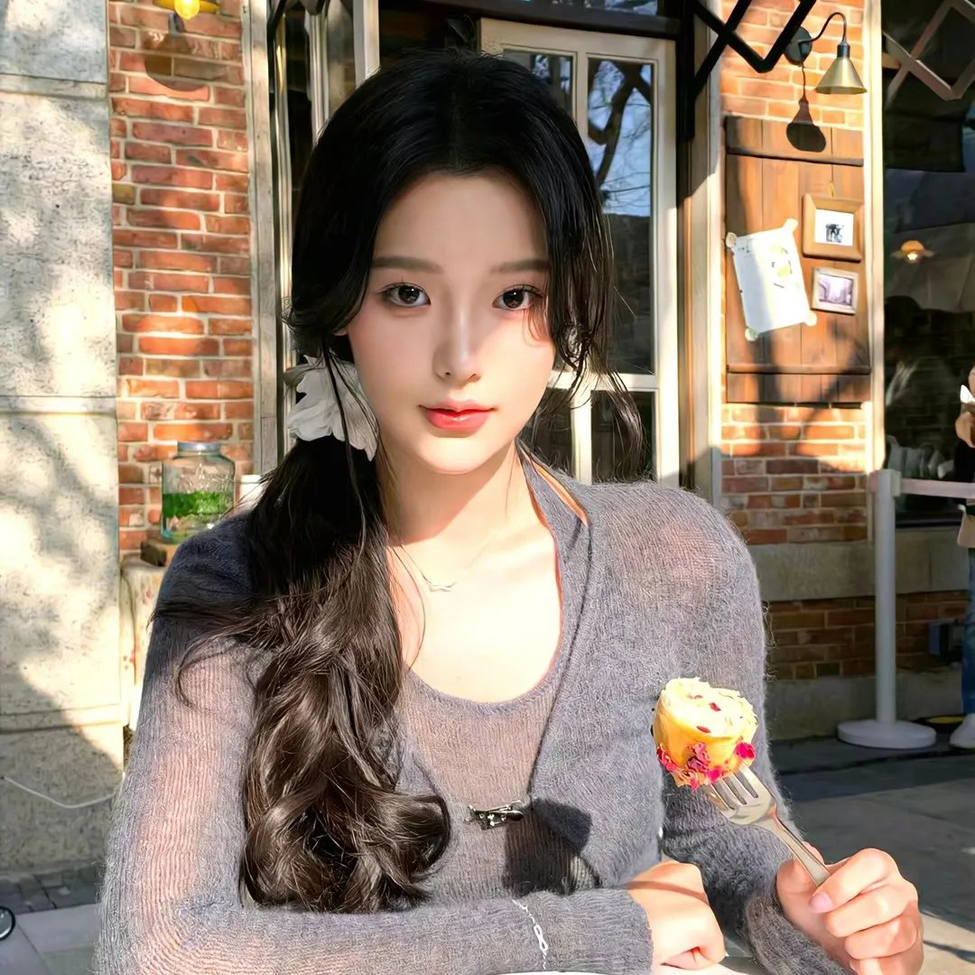 坐推土机的少女